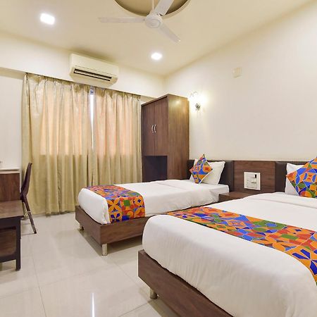 Fabhotel A1 Plaza Αχμπανταμπάντ Εξωτερικό φωτογραφία