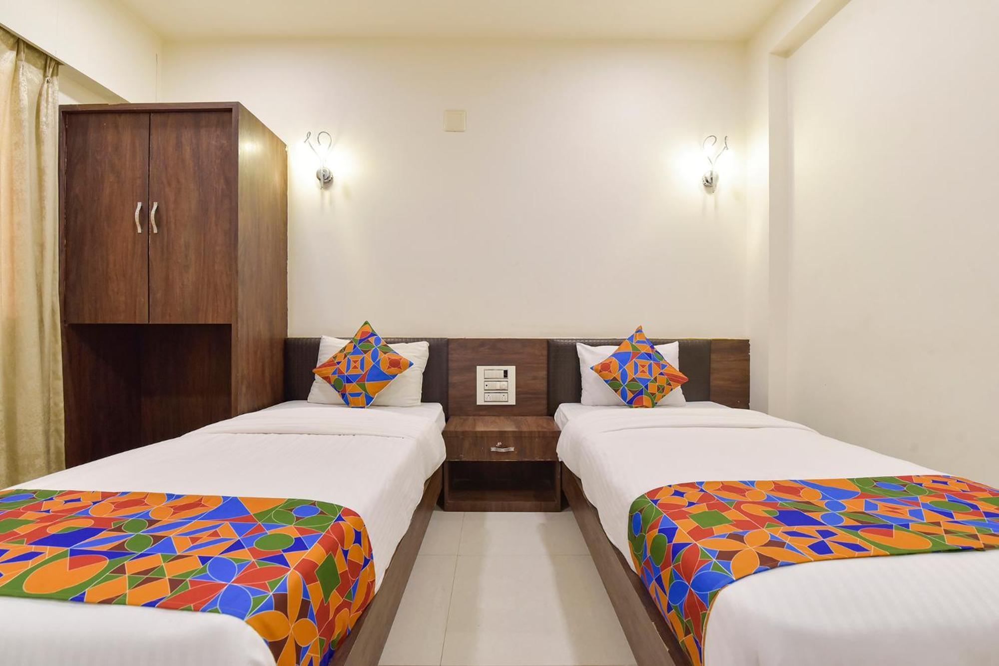 Fabhotel A1 Plaza Αχμπανταμπάντ Εξωτερικό φωτογραφία