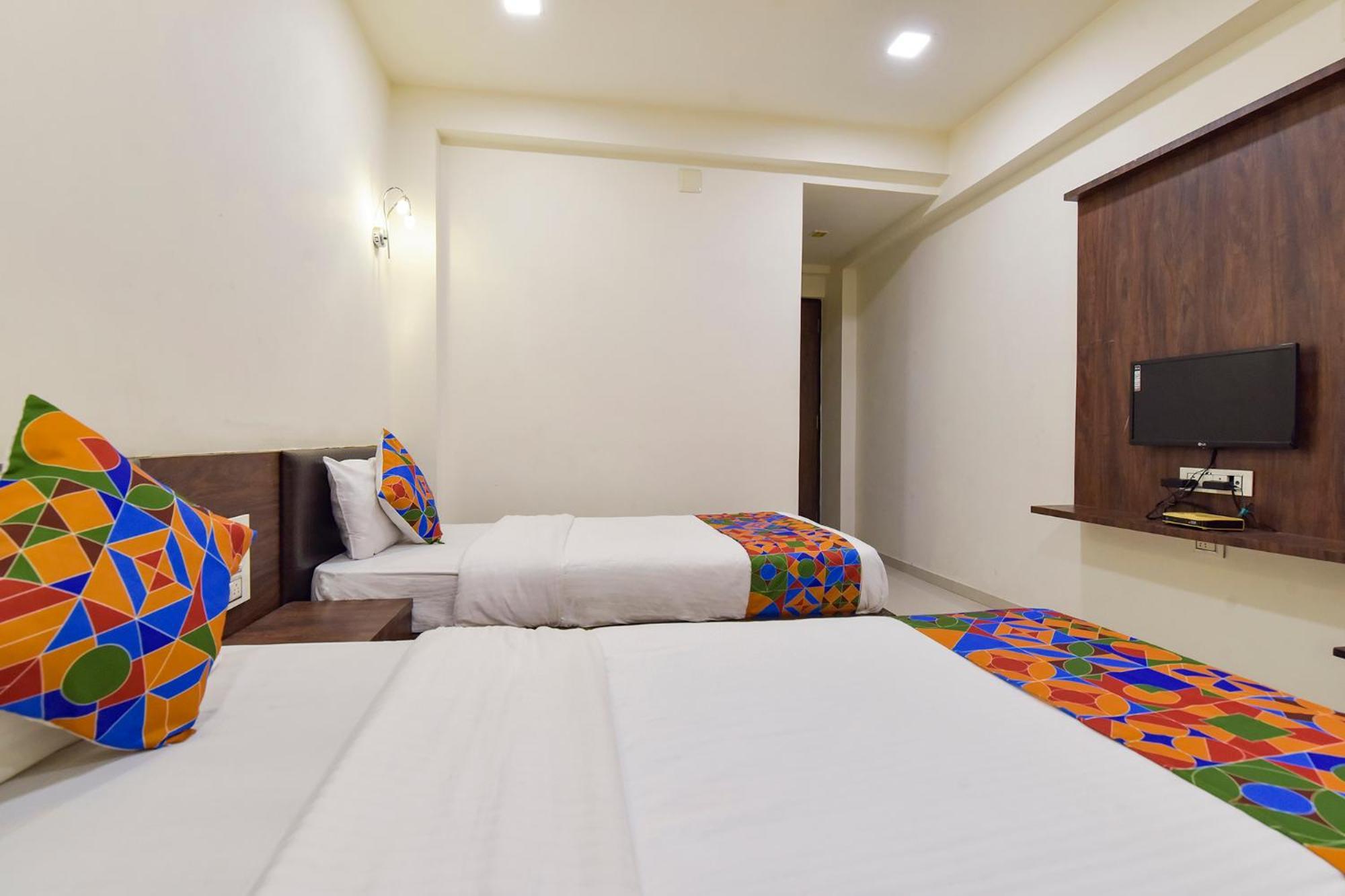 Fabhotel A1 Plaza Αχμπανταμπάντ Εξωτερικό φωτογραφία