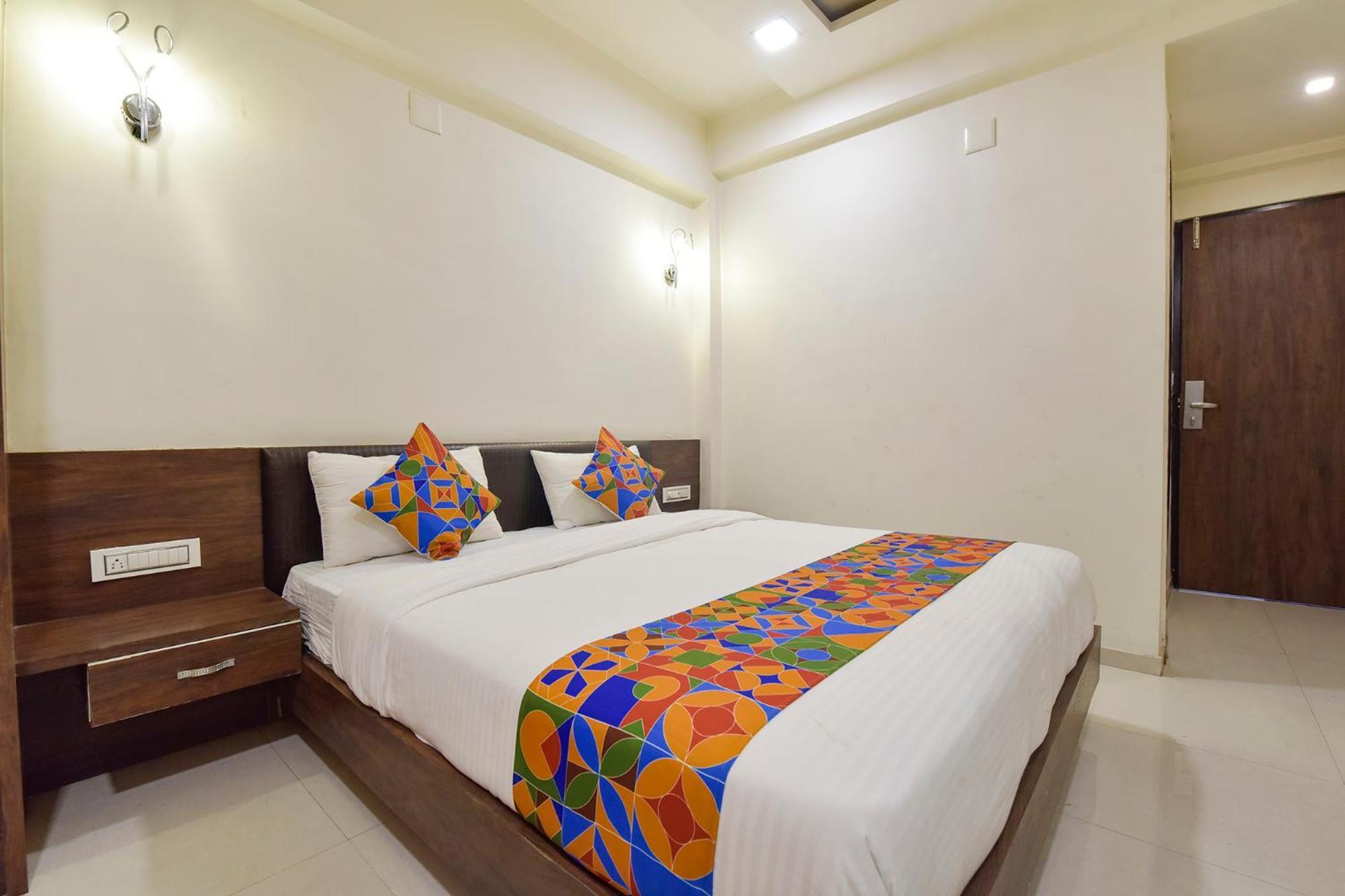 Fabhotel A1 Plaza Αχμπανταμπάντ Εξωτερικό φωτογραφία