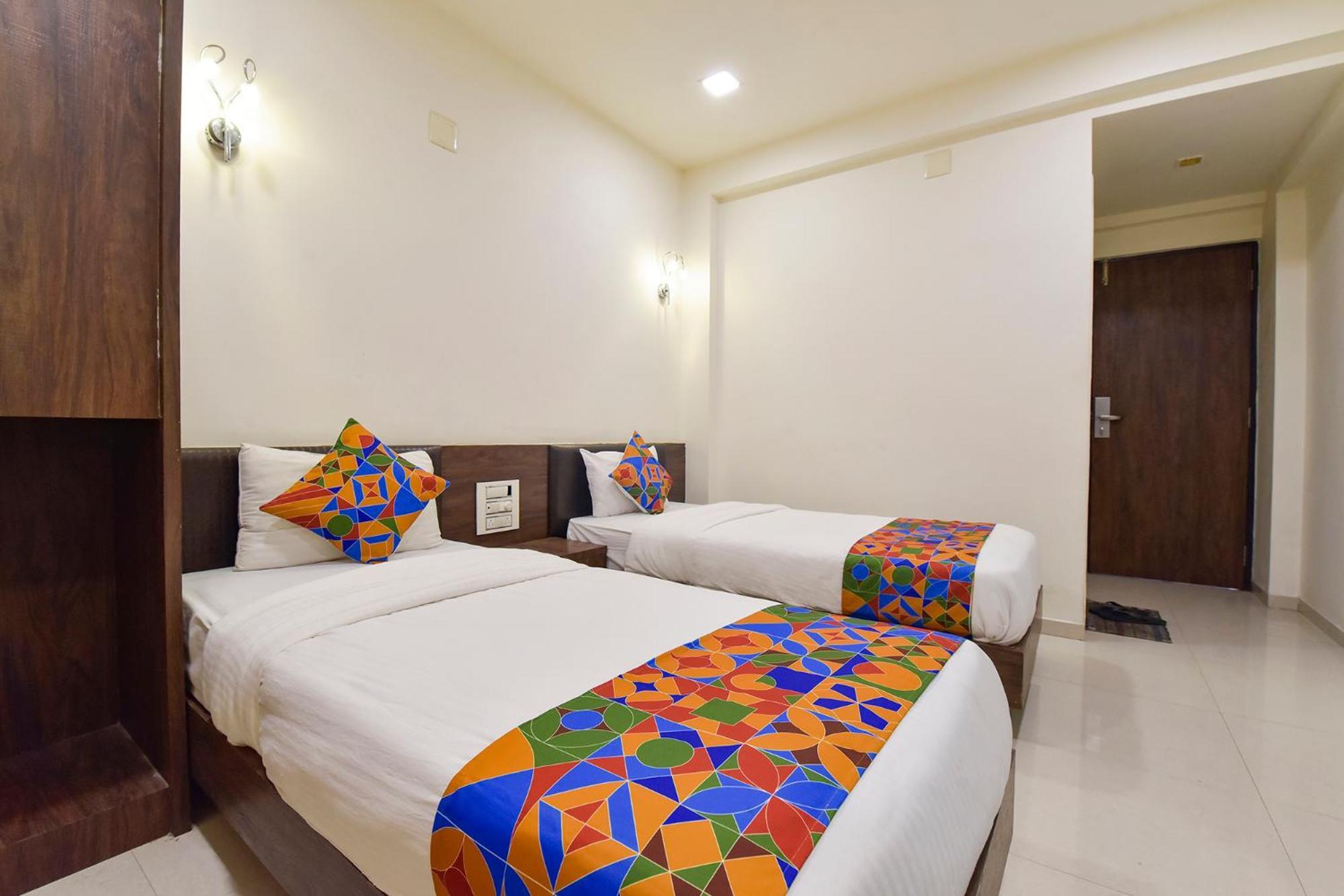 Fabhotel A1 Plaza Αχμπανταμπάντ Εξωτερικό φωτογραφία