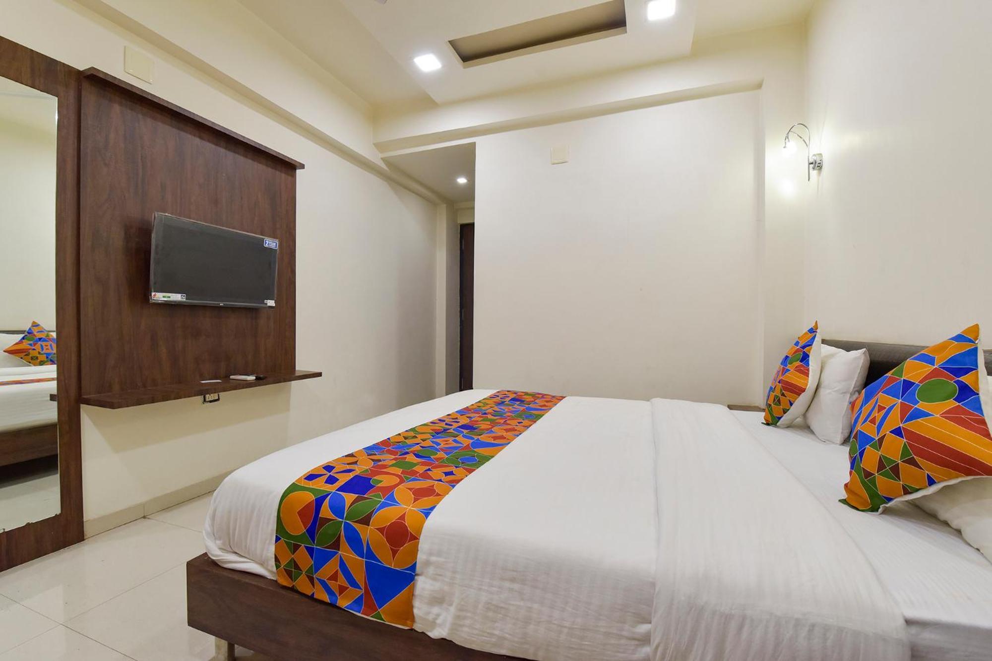Fabhotel A1 Plaza Αχμπανταμπάντ Εξωτερικό φωτογραφία