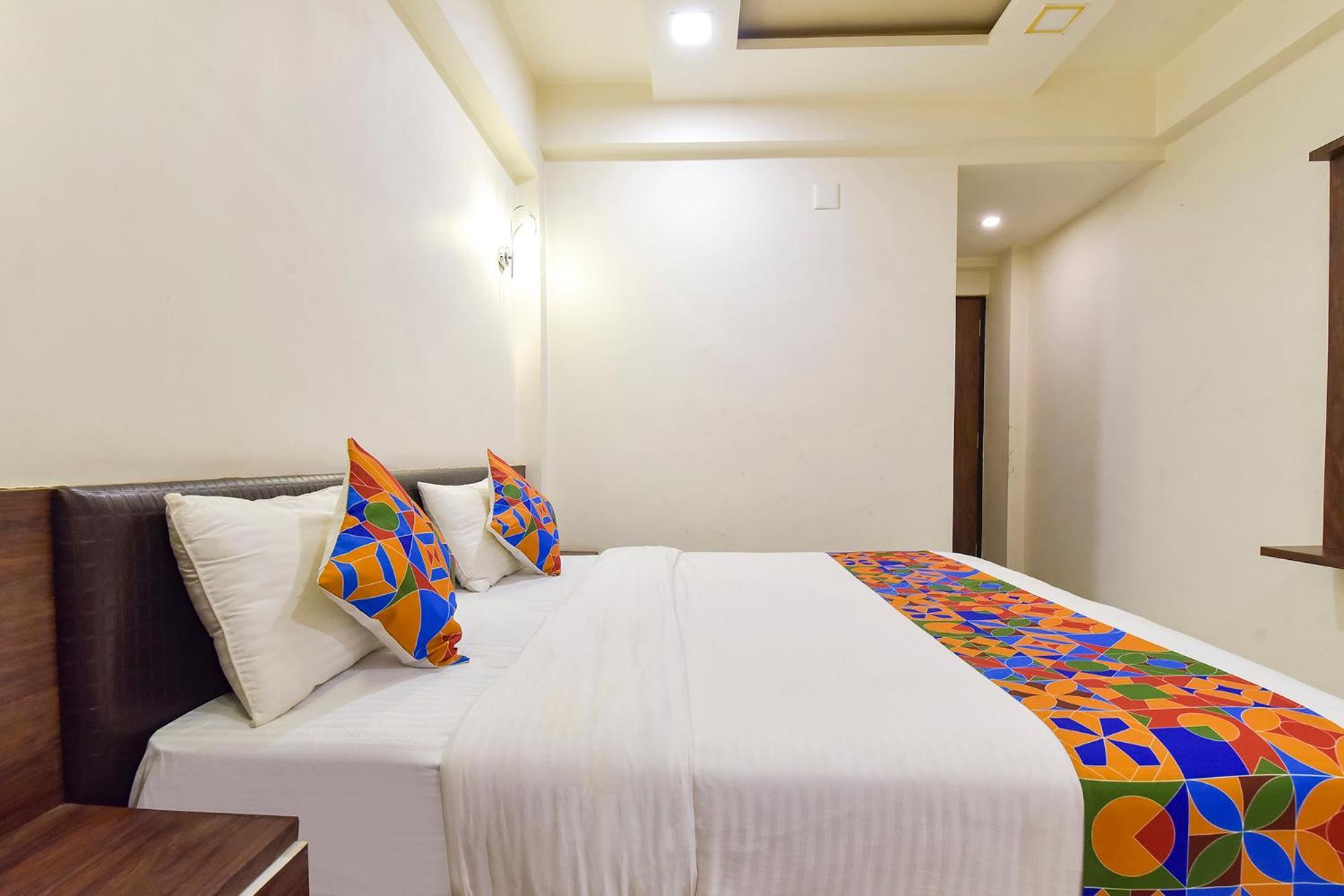 Fabhotel A1 Plaza Αχμπανταμπάντ Εξωτερικό φωτογραφία