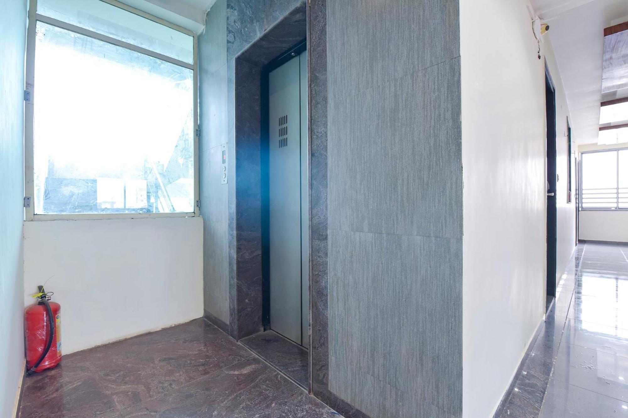 Fabhotel A1 Plaza Αχμπανταμπάντ Εξωτερικό φωτογραφία