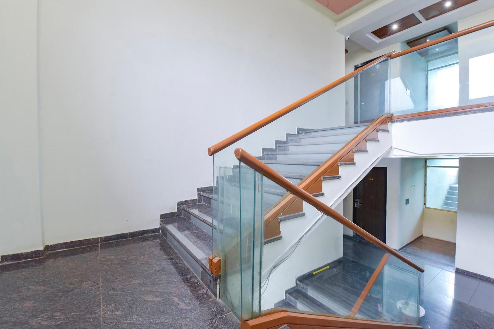 Fabhotel A1 Plaza Αχμπανταμπάντ Εξωτερικό φωτογραφία