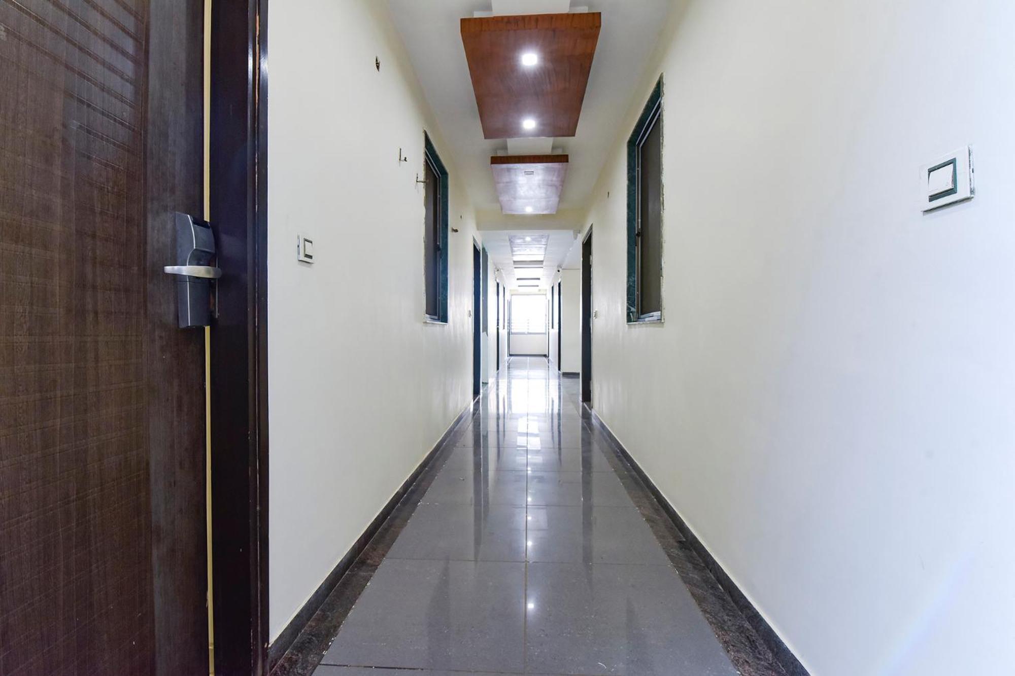 Fabhotel A1 Plaza Αχμπανταμπάντ Εξωτερικό φωτογραφία